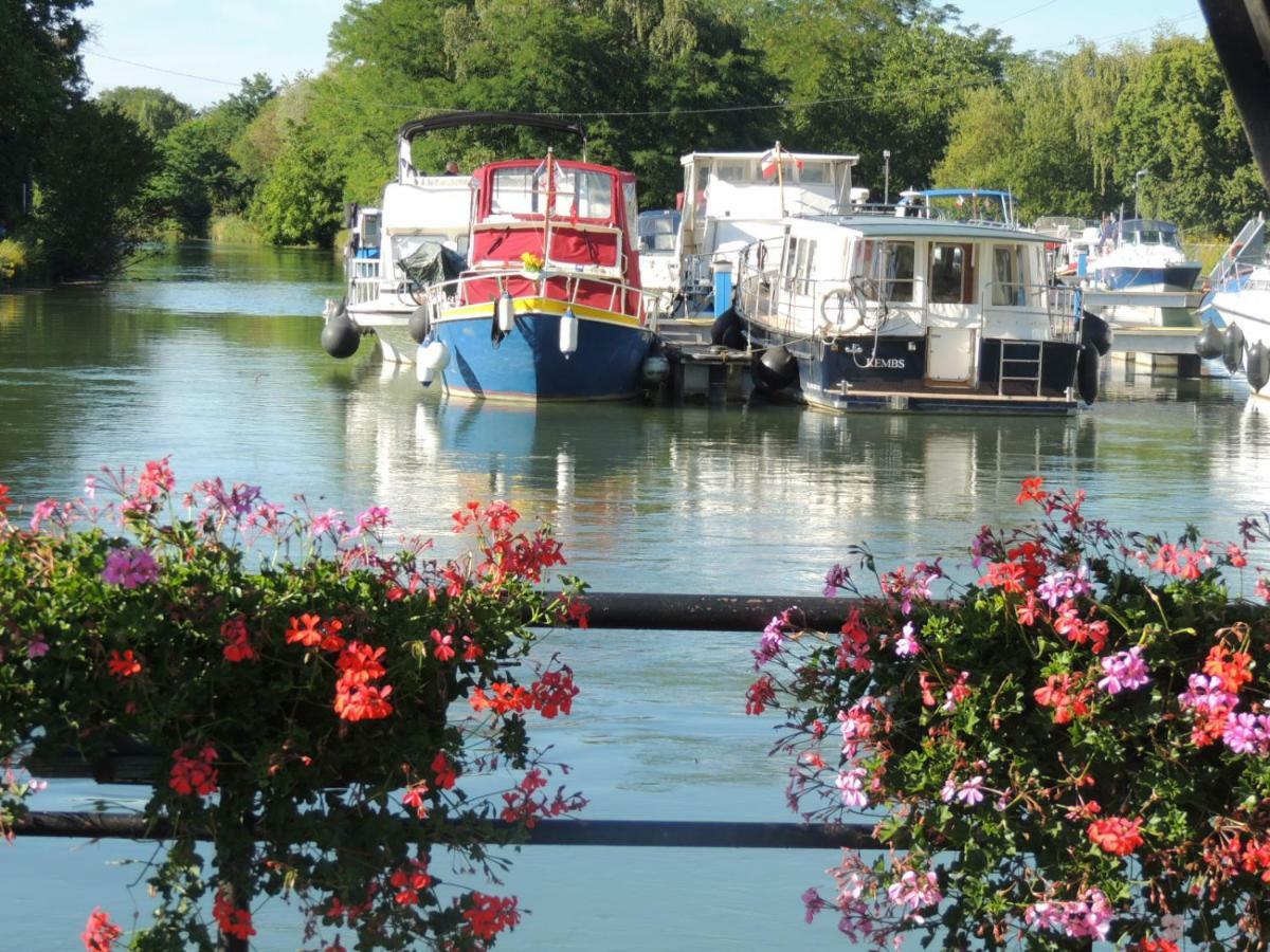 Camping du canal Kembs Bagian luar foto