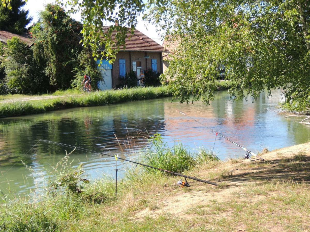 Camping du canal Kembs Bagian luar foto